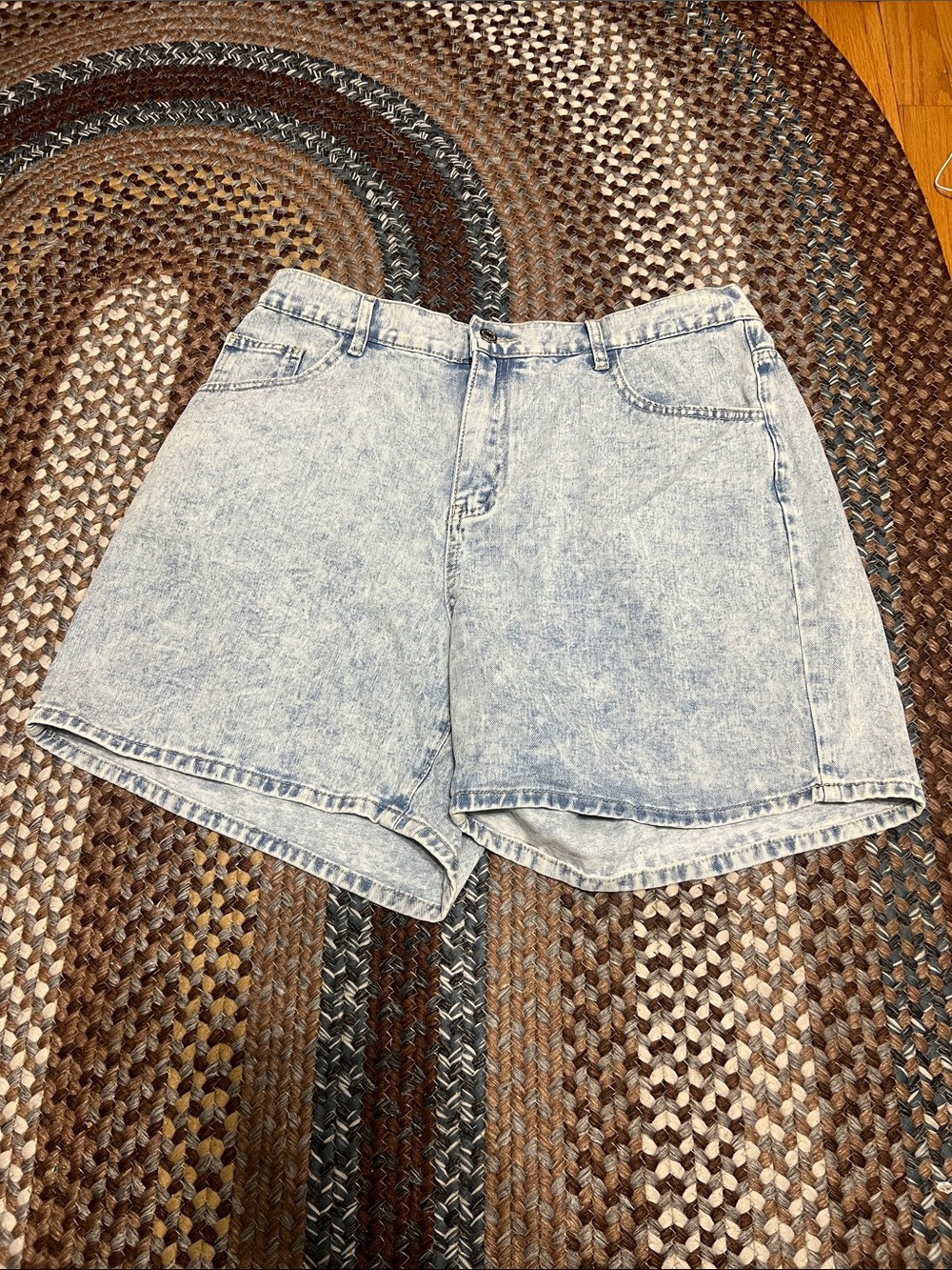 SHEIN Light Acid-Wash High-Rise Denim Shorts